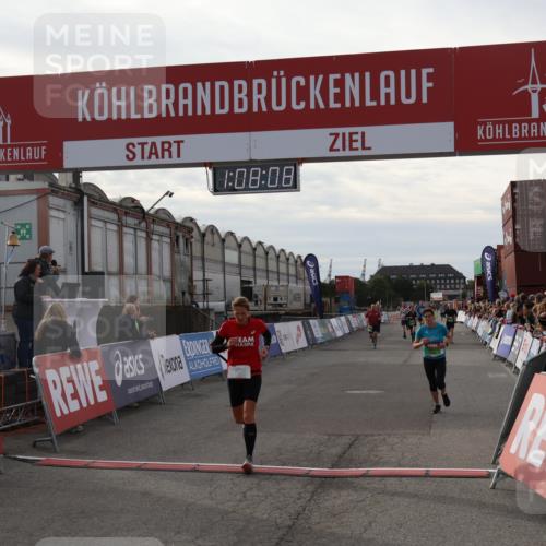 03.10.2025 - Köhlbrandbrückenlauf Julia Fischer http://msf.ph/oto/9029384 03.10.2025 16:08:08 Ziel 7085, 7319, 7335, 7494, 8824, 9072, 9543 meine-sportfotos.de