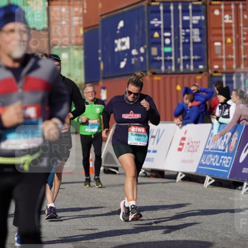 03.10.2025 - Köhlbrandbrückenlauf Michael Burmester http://msf.ph/oto/9029392 03.10.2025 10:34:13 Ziel 1497, 1606, 2011, 2020, 2271, 2311, 2578, 3324, 3388 meine-sportfotos.de