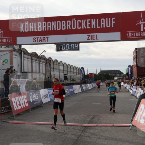 03.10.2025 - Köhlbrandbrückenlauf Julia Fischer http://msf.ph/oto/9029393 03.10.2025 16:08:08 Ziel 7085, 7319, 7335, 7494, 8824, 9072, 9543 meine-sportfotos.de