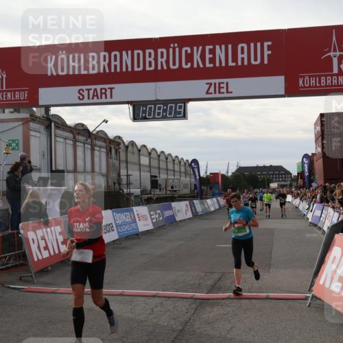 03.10.2025 - Köhlbrandbrückenlauf Julia Fischer http://msf.ph/oto/9029404 03.10.2025 16:08:09 Ziel 7085, 7310, 7311, 7319, 7335, 7494, 8824, 9072, 9543 meine-sportfotos.de