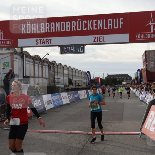 03.10.2025 - Köhlbrandbrückenlauf Julia Fischer http://msf.ph/oto/9029406 03.10.2025 16:08:10 Ziel 7019, 7085, 7310, 7311, 7319, 7335, 7494, 7506, 8265, 8824, 9072, 9543 meine-sportfotos.de