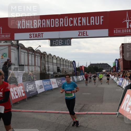 03.10.2025 - Köhlbrandbrückenlauf Julia Fischer http://msf.ph/oto/9029411 03.10.2025 16:08:10 Ziel 7019, 7085, 7310, 7311, 7319, 7335, 7494, 7506, 8265, 8824, 9072, 9543 meine-sportfotos.de