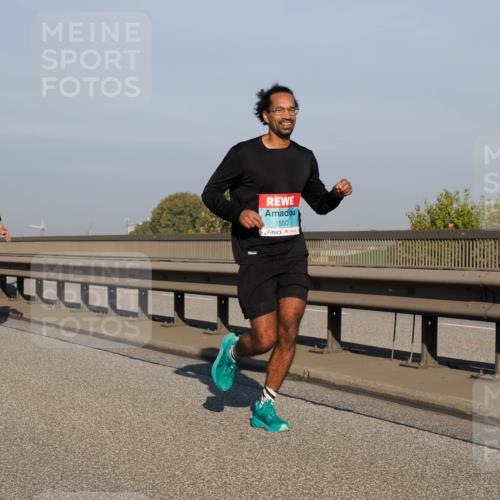 03.10.2025 - Köhlbrandbrückenlauf Fabian Wolf http://msf.ph/oto/9029420 03.10.2025 09:44:22 Position 3 5, 1550 meine-sportfotos.de