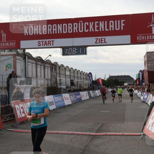 03.10.2025 - Köhlbrandbrückenlauf Julia Fischer http://msf.ph/oto/9029423 03.10.2025 16:08:11 Ziel 7019, 7310, 7311, 7319, 7335, 7494, 7506, 8265, 9072, 9543 meine-sportfotos.de