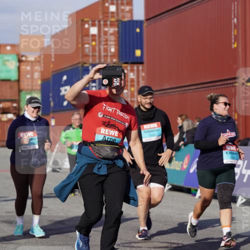 03.10.2025 - Köhlbrandbrückenlauf Michael Burmester http://msf.ph/oto/9029424 03.10.2025 10:34:16 Ziel 1497, 1606, 2011, 2020, 2271, 2311, 2578, 3324 meine-sportfotos.de