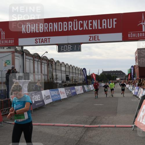 03.10.2025 - Köhlbrandbrückenlauf Julia Fischer http://msf.ph/oto/9029427 03.10.2025 16:08:12 Ziel 7019, 7310, 7311, 7319, 7449, 7494, 7506, 8265, 9072, 9543 meine-sportfotos.de
