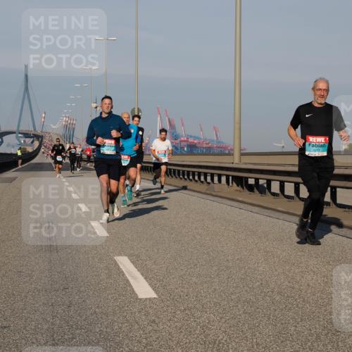03.10.2025 - Köhlbrandbrückenlauf Fabian Wolf http://msf.ph/oto/9029453 03.10.2025 09:44:23 Position 3 2811, 3211 meine-sportfotos.de