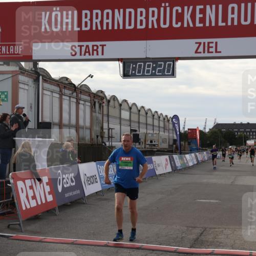 03.10.2025 - Köhlbrandbrückenlauf Julia Fischer http://msf.ph/oto/9029455 03.10.2025 16:08:21 Ziel 7019, 7285, 7310, 7311, 7449, 7506, 8265 meine-sportfotos.de