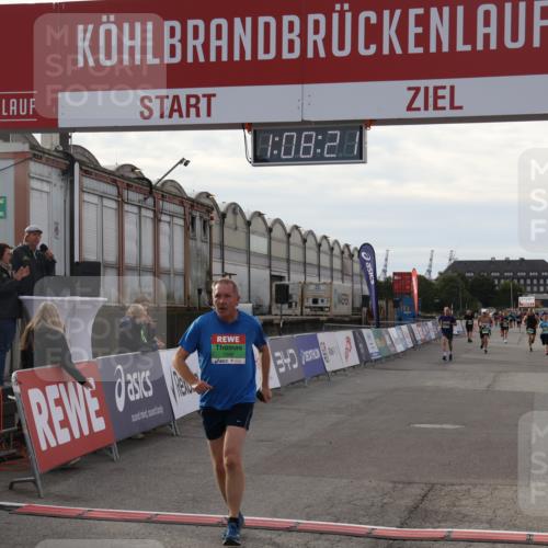 03.10.2025 - Köhlbrandbrückenlauf Julia Fischer http://msf.ph/oto/9029460 03.10.2025 16:08:21 Ziel 7019, 7285, 7310, 7311, 7449, 7506, 8265 meine-sportfotos.de
