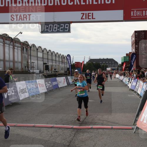 03.10.2025 - Köhlbrandbrückenlauf Julia Fischer http://msf.ph/oto/9029471 03.10.2025 16:08:29 Ziel 7285, 7314, 7349, 7423, 7594, 7851, 9110 meine-sportfotos.de