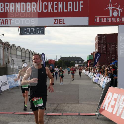 03.10.2025 - Köhlbrandbrückenlauf Julia Fischer http://msf.ph/oto/9029503 03.10.2025 16:08:32 Ziel 7314, 7349, 7360, 7423, 7594, 7708, 7851, 8279, 8778, 9110 meine-sportfotos.de