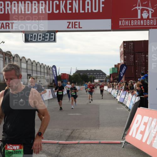 03.10.2025 - Köhlbrandbrückenlauf Julia Fischer http://msf.ph/oto/9029510 03.10.2025 16:08:33 Ziel 7314, 7349, 7360, 7423, 7594, 7616, 7708, 7851, 8279, 8778, 9110 meine-sportfotos.de