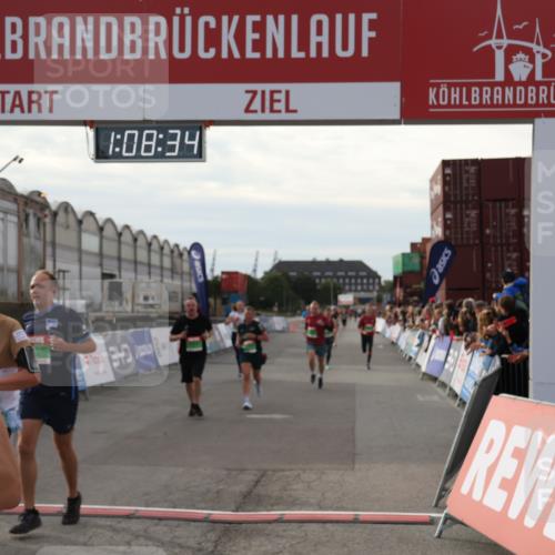 03.10.2025 - Köhlbrandbrückenlauf Julia Fischer http://msf.ph/oto/9029520 03.10.2025 16:08:34 Ziel 7314, 7349, 7360, 7423, 7594, 7616, 7708, 7851, 8279, 8778, 9110 meine-sportfotos.de