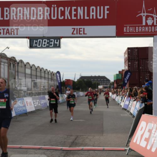 03.10.2025 - Köhlbrandbrückenlauf Julia Fischer http://msf.ph/oto/9029526 03.10.2025 16:08:34 Ziel 7314, 7349, 7360, 7423, 7594, 7616, 7708, 7851, 8279, 8778, 9110 meine-sportfotos.de