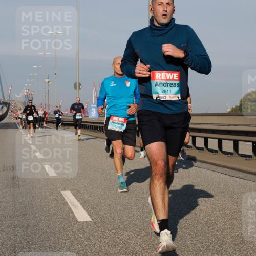 03.10.2025 - Köhlbrandbrückenlauf Fabian Wolf http://msf.ph/oto/9029548 03.10.2025 09:44:26 Position 3 2811, 1094 meine-sportfotos.de