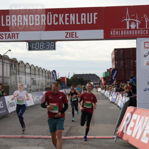 03.10.2025 - Köhlbrandbrückenlauf Julia Fischer http://msf.ph/oto/9029553 03.10.2025 16:08:38 Ziel 7283, 7314, 7339, 7349, 7360, 7423, 7594, 7616, 7708, 7851, 8279, 8778, 9110 meine-sportfotos.de