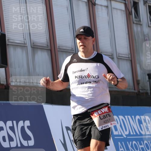 03.10.2025 - Köhlbrandbrückenlauf Luisa Fischer http://msf.ph/oto/9029558 03.10.2025 13:01:39 Ziel 4047, 4073, 4219, 4220, 4257, 4284, 4292, 5424, 5671, 6801 meine-sportfotos.de