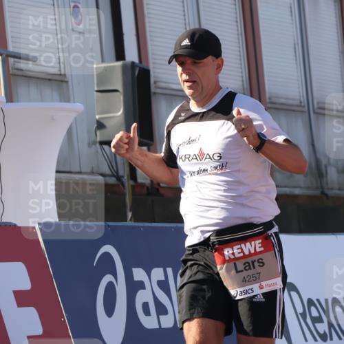 03.10.2025 - Köhlbrandbrückenlauf Luisa Fischer http://msf.ph/oto/9029563 03.10.2025 13:01:39 Ziel 4047, 4073, 4219, 4220, 4257, 4284, 4292, 5424, 5671, 6801 meine-sportfotos.de
