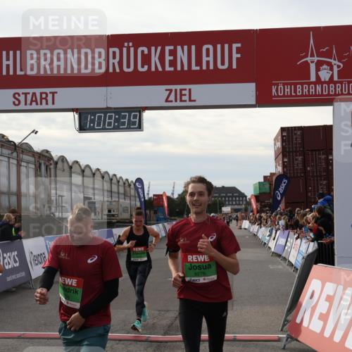 03.10.2025 - Köhlbrandbrückenlauf Julia Fischer http://msf.ph/oto/9029565 03.10.2025 16:08:39 Ziel 7283, 7339, 7349, 7360, 7423, 7594, 7616, 7708, 7851, 8279, 8778, 9110 meine-sportfotos.de
