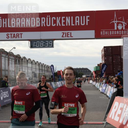 03.10.2025 - Köhlbrandbrückenlauf Julia Fischer http://msf.ph/oto/9029569 03.10.2025 16:08:39 Ziel 7283, 7339, 7349, 7360, 7423, 7594, 7616, 7708, 7851, 8279, 8778, 9110 meine-sportfotos.de