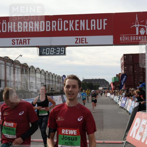 03.10.2025 - Köhlbrandbrückenlauf Julia Fischer http://msf.ph/oto/9029572 03.10.2025 16:08:40 Ziel 7283, 7339, 7360, 7423, 7594, 7616, 7708, 7851, 8279, 8778, 9110 meine-sportfotos.de