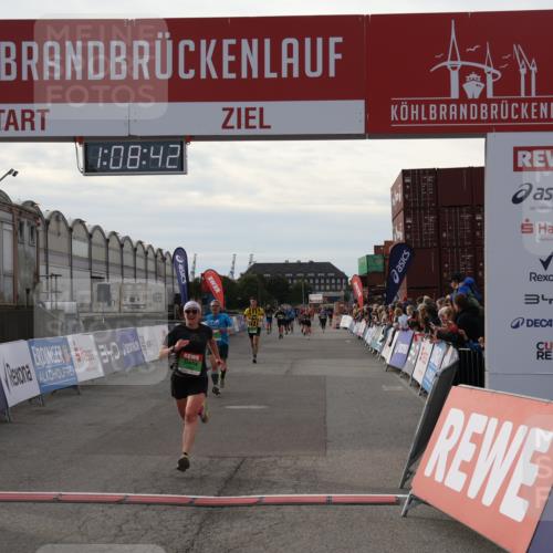03.10.2025 - Köhlbrandbrückenlauf Julia Fischer http://msf.ph/oto/9029578 03.10.2025 16:08:42 Ziel 7283, 7339, 7360, 7423, 7594, 7616, 7708, 7851, 8279, 8778, 8846 meine-sportfotos.de