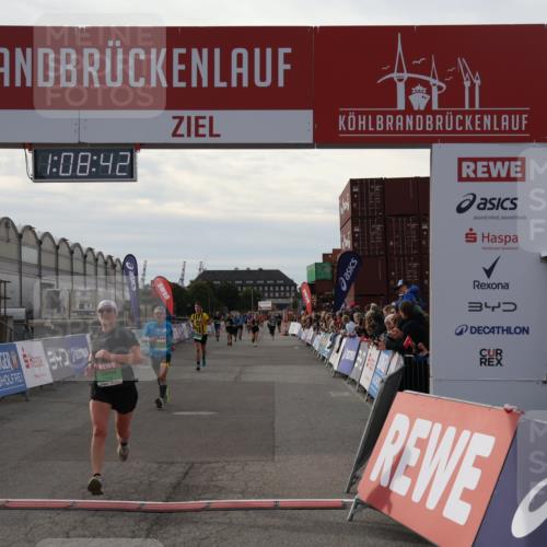 03.10.2025 - Köhlbrandbrückenlauf Julia Fischer http://msf.ph/oto/9029583 03.10.2025 16:08:42 Ziel 7283, 7339, 7360, 7423, 7594, 7616, 7708, 7851, 8279, 8778, 8846 meine-sportfotos.de