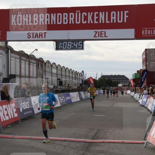 03.10.2025 - Köhlbrandbrückenlauf Julia Fischer http://msf.ph/oto/9029595 03.10.2025 16:08:45 Ziel 7283, 7339, 7360, 7616, 7708, 7851, 8279, 8778, 8846 meine-sportfotos.de