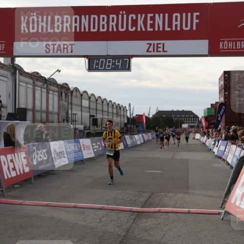 03.10.2025 - Köhlbrandbrückenlauf Julia Fischer http://msf.ph/oto/9029601 03.10.2025 16:08:47 Ziel 7191, 7283, 7339, 7360, 7616, 8279, 8846 meine-sportfotos.de