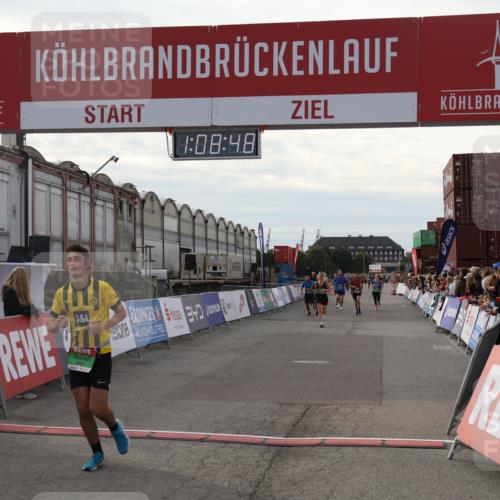 03.10.2025 - Köhlbrandbrückenlauf Julia Fischer http://msf.ph/oto/9029619 03.10.2025 16:08:49 Ziel 7191, 7283, 7339, 7616, 8118, 8846 meine-sportfotos.de