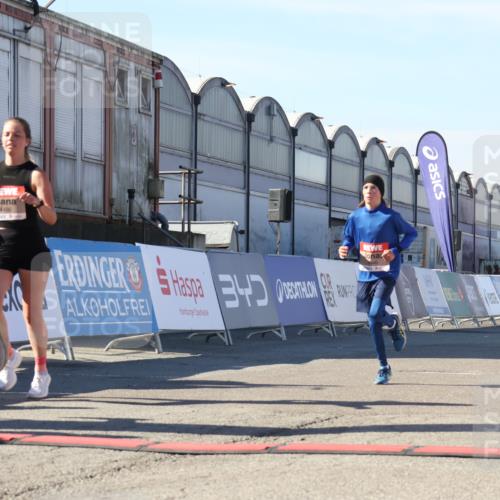 03.10.2025 - Köhlbrandbrückenlauf Luisa Fischer http://msf.ph/oto/9029623 03.10.2025 13:02:18 Ziel 4109, 4130, 4281, 4337, 4492, 4946, 5617, 5697, 5747, 5845, 6465, 6492 meine-sportfotos.de