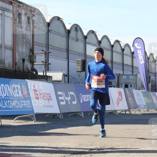 03.10.2025 - Köhlbrandbrückenlauf Luisa Fischer http://msf.ph/oto/9029628 03.10.2025 13:02:18 Ziel 4109, 4130, 4281, 4337, 4492, 4946, 5617, 5697, 5747, 5845, 6465, 6492 meine-sportfotos.de