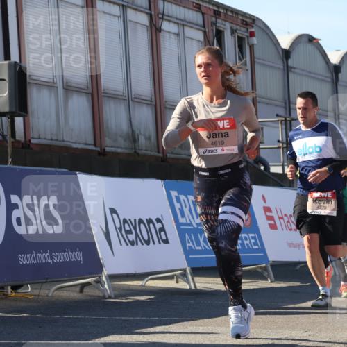 03.10.2025 - Köhlbrandbrückenlauf Luisa Fischer http://msf.ph/oto/9029641 03.10.2025 13:02:51 Ziel 4095, 4116, 4137, 4203, 4279, 4579, 4619, 4747, 5245, 5726, 5793, 5810, 6175, 6255, 6447, 6739 meine-sportfotos.de