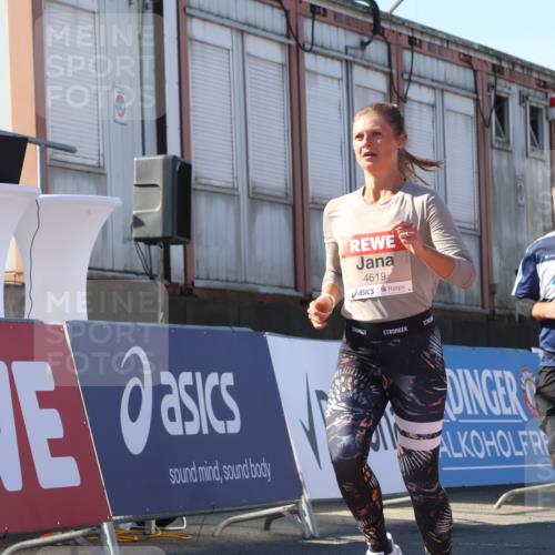 03.10.2025 - Köhlbrandbrückenlauf Luisa Fischer http://msf.ph/oto/9029647 03.10.2025 13:02:52 Ziel 4095, 4116, 4137, 4203, 4279, 4579, 4619, 4747, 5245, 5793, 5810, 6175, 6255, 6447, 6739 meine-sportfotos.de