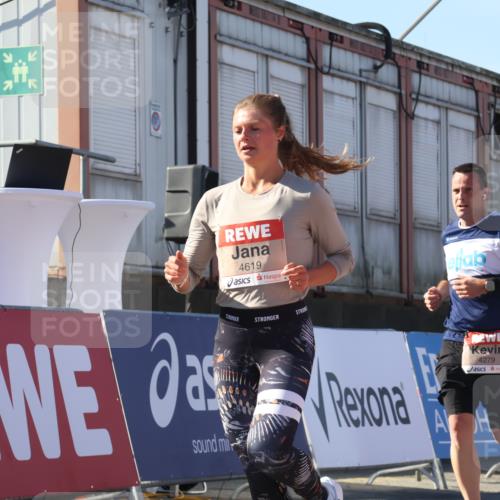 03.10.2025 - Köhlbrandbrückenlauf Luisa Fischer http://msf.ph/oto/9029649 03.10.2025 13:02:52 Ziel 4095, 4116, 4137, 4203, 4279, 4579, 4619, 4747, 5245, 5793, 5810, 6175, 6255, 6447, 6739 meine-sportfotos.de