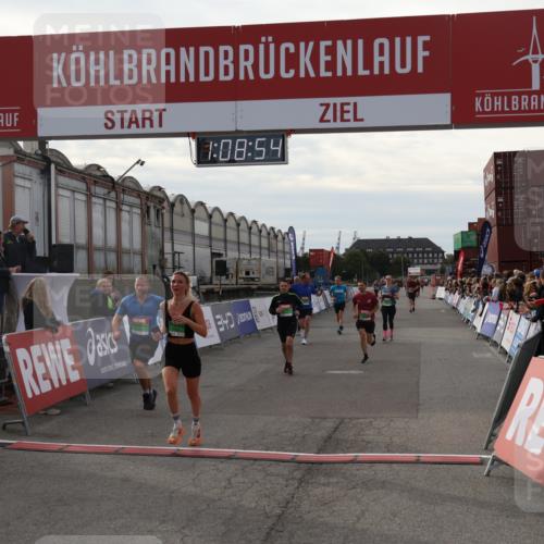 03.10.2025 - Köhlbrandbrückenlauf Julia Fischer http://msf.ph/oto/9029651 03.10.2025 16:08:54 Ziel 7057, 7141, 7191, 7283, 7333, 7336, 7585, 8118, 8846, 8931 meine-sportfotos.de