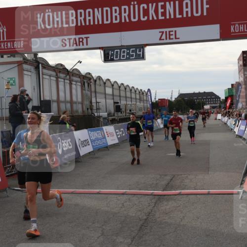 03.10.2025 - Köhlbrandbrückenlauf Julia Fischer http://msf.ph/oto/9029658 03.10.2025 16:08:55 Ziel 7057, 7141, 7191, 7333, 7336, 7585, 8118, 8846, 8931 meine-sportfotos.de