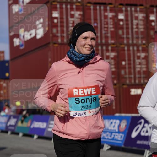 03.10.2025 - Köhlbrandbrückenlauf Michael Burmester http://msf.ph/oto/9029659 03.10.2025 10:34:36 Ziel 1475, 1546, 1961, 2062, 2233, 2771, 3439, 3453 meine-sportfotos.de