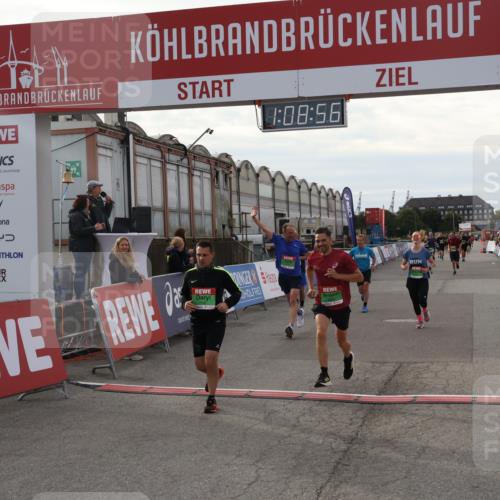 03.10.2025 - Köhlbrandbrückenlauf Julia Fischer http://msf.ph/oto/9029670 03.10.2025 16:08:57 Ziel 7057, 7141, 7191, 7333, 7336, 7585, 8118, 8846, 8931 meine-sportfotos.de