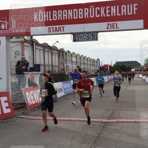 03.10.2025 - Köhlbrandbrückenlauf Julia Fischer http://msf.ph/oto/9029674 03.10.2025 16:08:57 Ziel 7057, 7141, 7191, 7333, 7336, 7585, 8118, 8846, 8931 meine-sportfotos.de