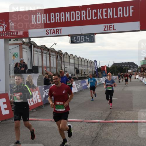 03.10.2025 - Köhlbrandbrückenlauf Julia Fischer http://msf.ph/oto/9029680 03.10.2025 16:08:58 Ziel 7057, 7141, 7191, 7333, 7336, 7585, 8118, 8725, 8846, 8931 meine-sportfotos.de