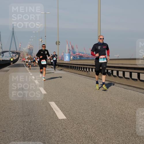 03.10.2025 - Köhlbrandbrückenlauf Fabian Wolf http://msf.ph/oto/9029681 03.10.2025 09:44:31 Position 3 282 meine-sportfotos.de