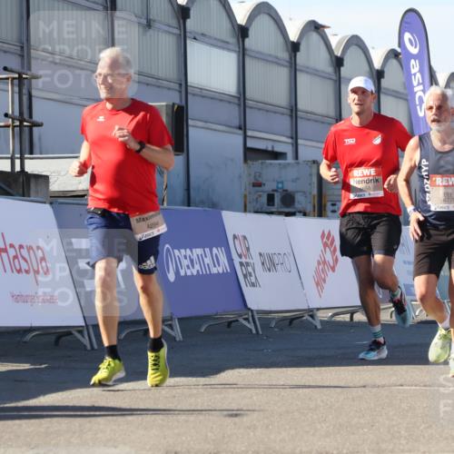 03.10.2025 - Köhlbrandbrückenlauf Luisa Fischer http://msf.ph/oto/9029699 03.10.2025 13:02:58 Ziel 4095, 4137, 4203, 4279, 4294, 4619, 4747, 6175, 6447, 6655, 6770 meine-sportfotos.de