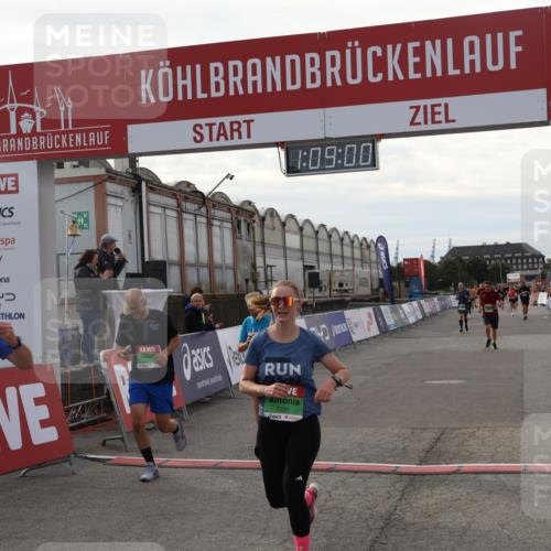 03.10.2025 - Köhlbrandbrückenlauf Julia Fischer http://msf.ph/oto/9029709 03.10.2025 16:09:00 Ziel 7057, 7141, 7191, 7333, 7336, 7585, 8118, 8725, 8931 meine-sportfotos.de