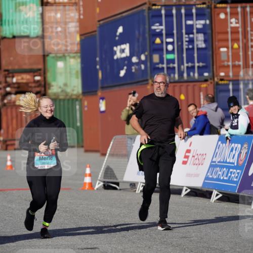 03.10.2025 - Köhlbrandbrückenlauf Michael Burmester http://msf.ph/oto/9029713 03.10.2025 10:34:44 Ziel 2771, 3551, 3552, 3553, 3673 meine-sportfotos.de