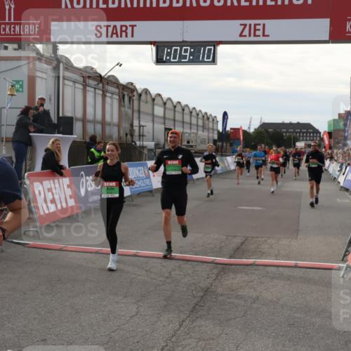 03.10.2025 - Köhlbrandbrückenlauf Julia Fischer http://msf.ph/oto/9029752 03.10.2025 16:09:10 Ziel 7379, 7501, 7585, 7823, 8217, 8348, 8725, 8763, 8797, 9091, 9139, 9216, 9739 meine-sportfotos.de