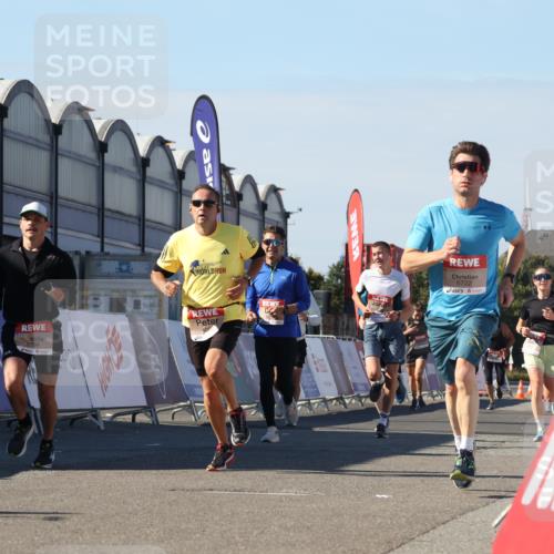 03.10.2025 - Köhlbrandbrückenlauf Luisa Fischer http://msf.ph/oto/9029753 03.10.2025 13:03:10 Ziel 4085, 4294, 4856, 5048, 6279, 6655, 6722, 6770, 6784 meine-sportfotos.de