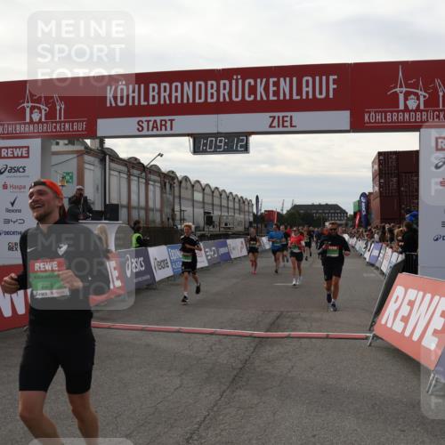 03.10.2025 - Köhlbrandbrückenlauf Julia Fischer http://msf.ph/oto/9029778 03.10.2025 16:09:12 Ziel 7379, 7501, 7822, 7823, 8217, 8348, 8725, 8763, 8797, 9019, 9091, 9139, 9216, 9739 meine-sportfotos.de