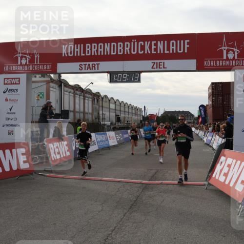 03.10.2025 - Köhlbrandbrückenlauf Julia Fischer http://msf.ph/oto/9029787 03.10.2025 16:09:13 Ziel 7379, 7501, 7822, 7823, 8217, 8348, 8725, 8763, 8797, 9019, 9091, 9139, 9216, 9739 meine-sportfotos.de