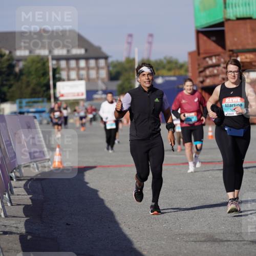 03.10.2025 - Köhlbrandbrückenlauf Michael Burmester http://msf.ph/oto/9029800 03.10.2025 10:34:58 Ziel 1728, 1750, 2667 meine-sportfotos.de